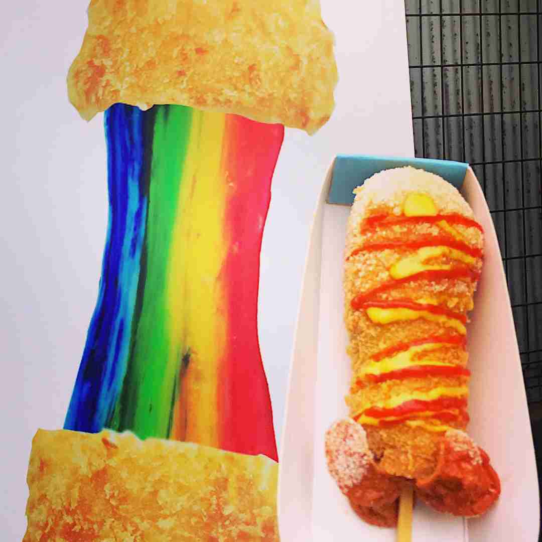 これ、食べ物の色か…？SNSをざわつかせてるIKEAの“青いドーナツ“がヤバい
