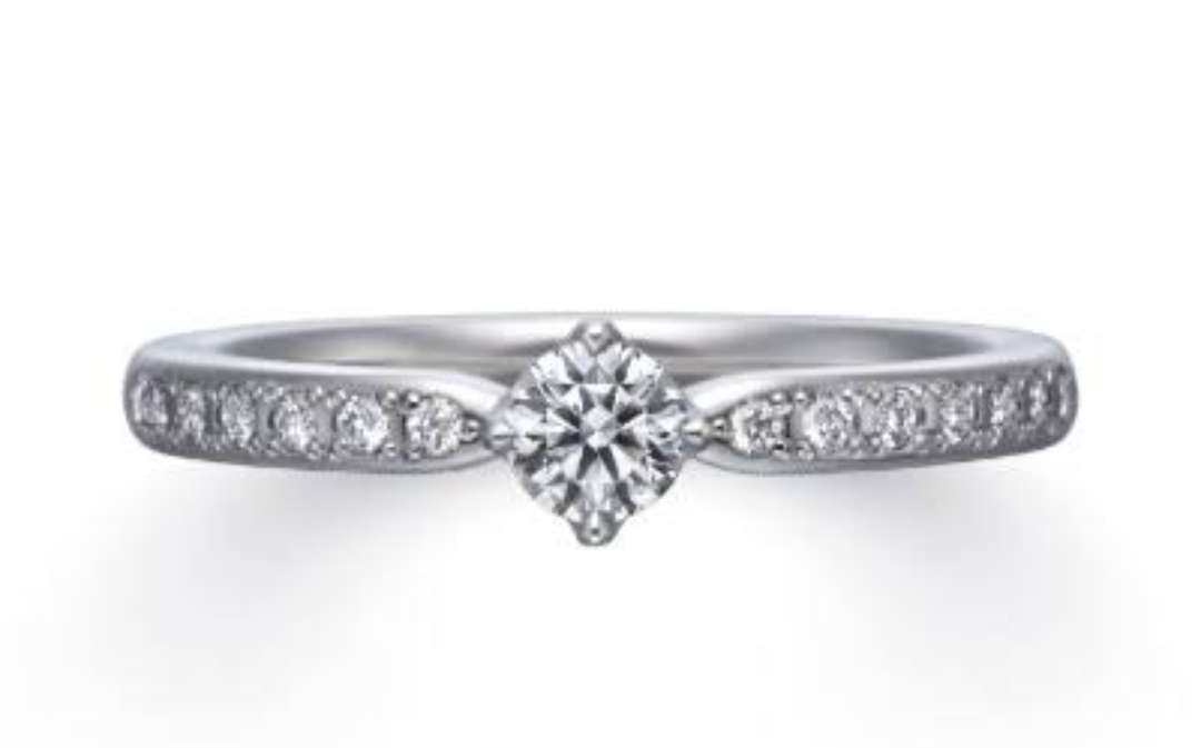 色んな婚約指輪見せてください!