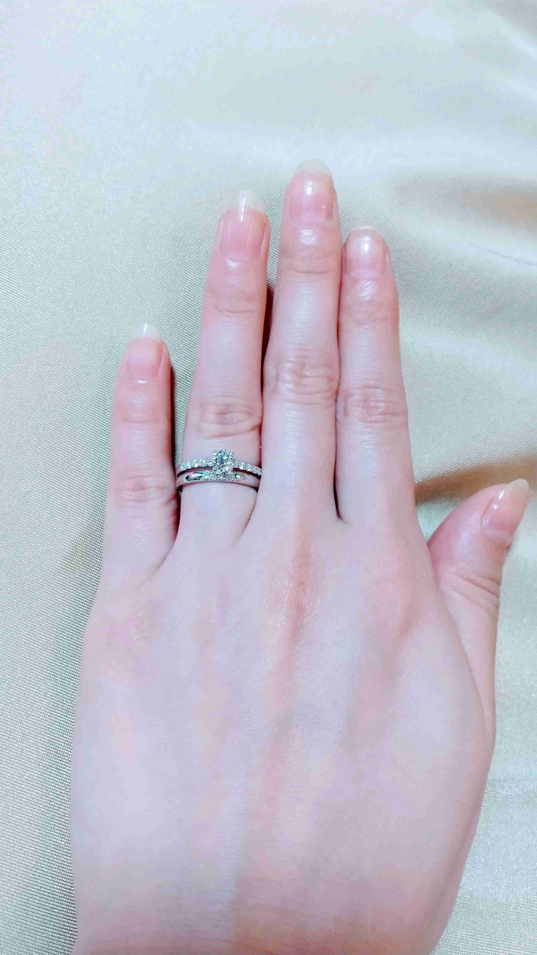 色んな婚約指輪見せてください!