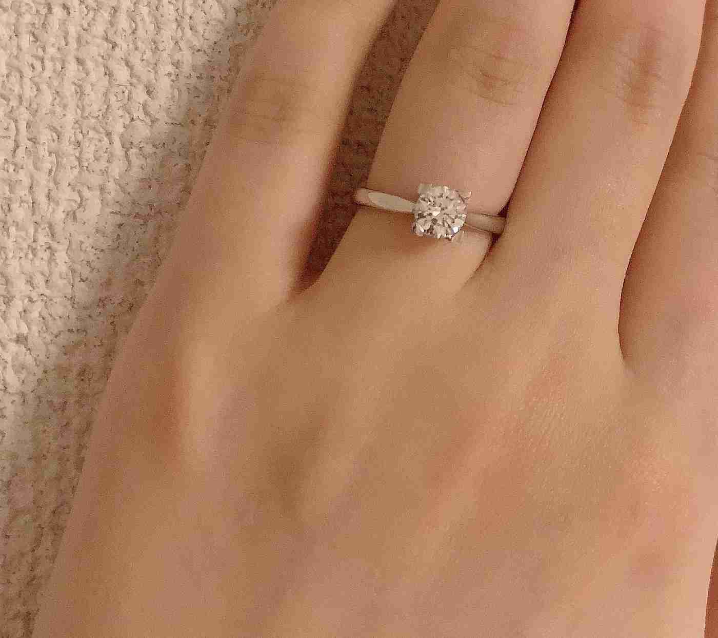 色んな婚約指輪見せてください!