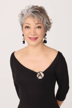 美しいグレイヘアを生み出す美容院が海外で人気に！ 白髪に悩むマダムたちを次々ゴージャス美女に変えています