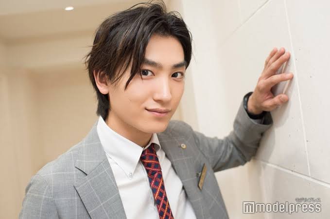 イケメンだけどなかなか売れない芸能人