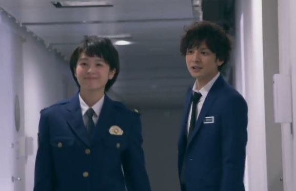 生田斗真、特注マカロン　報道各社への結婚報告に添えて