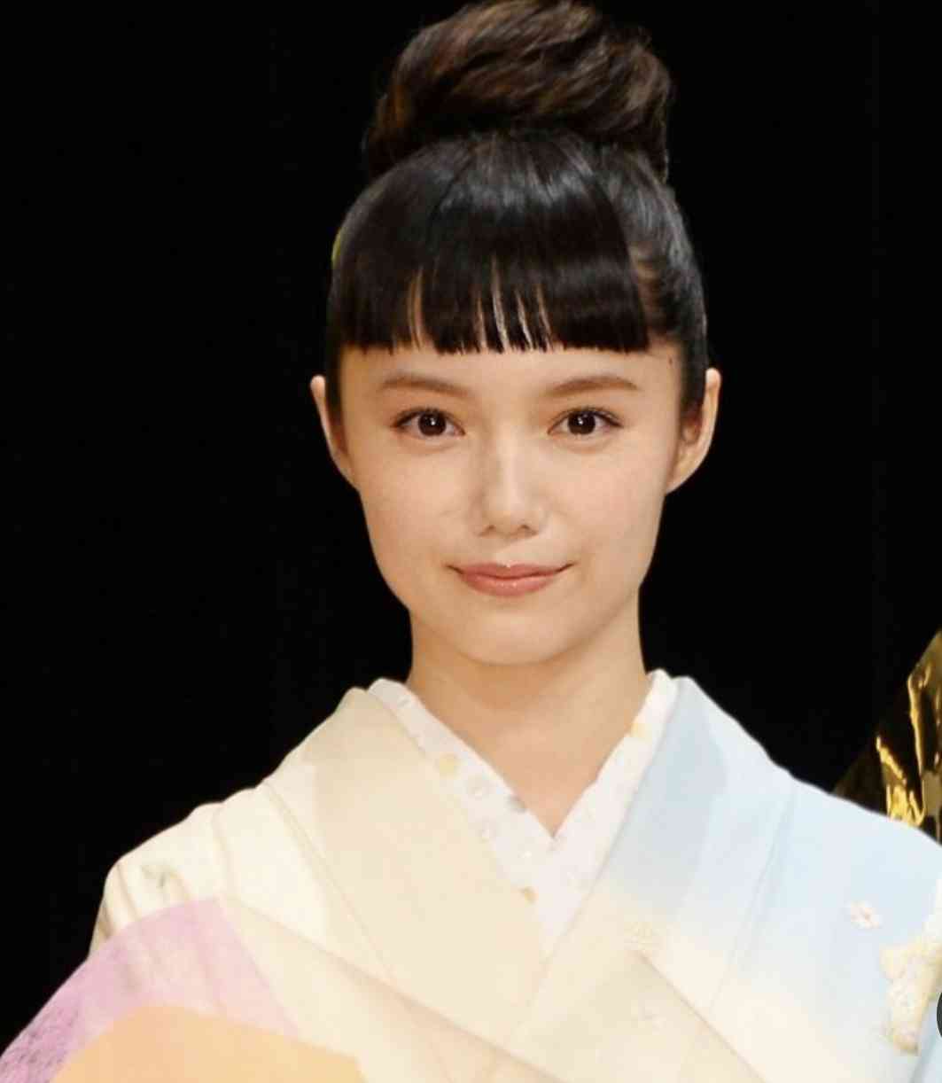 前髪アリが似合う女性芸能人の画像