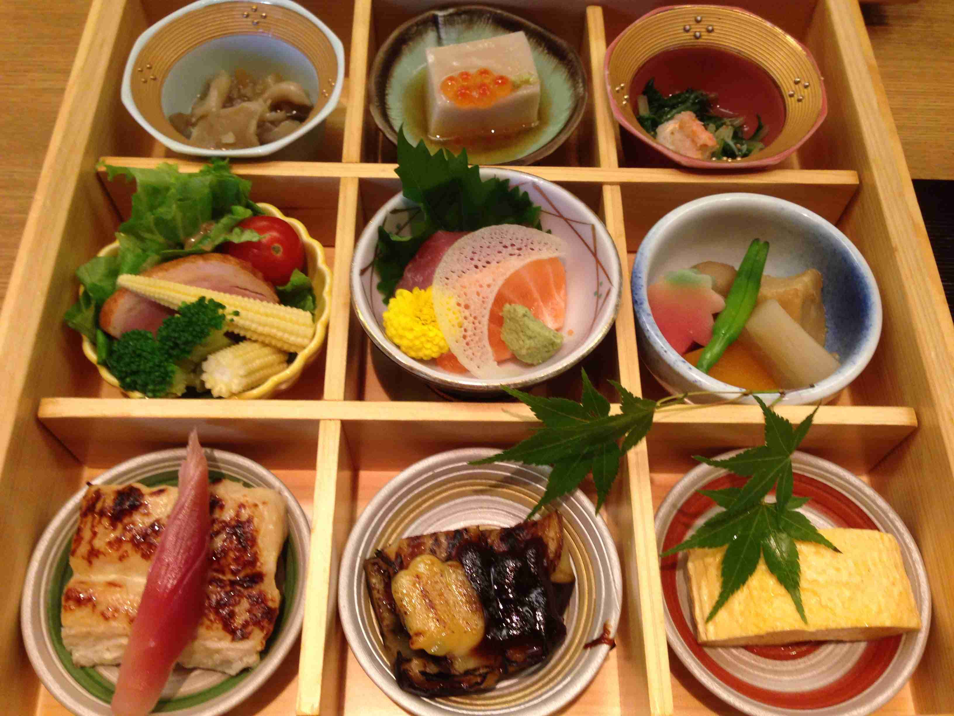 美しく、美味しそうな和食の盛り付けが見たいです。