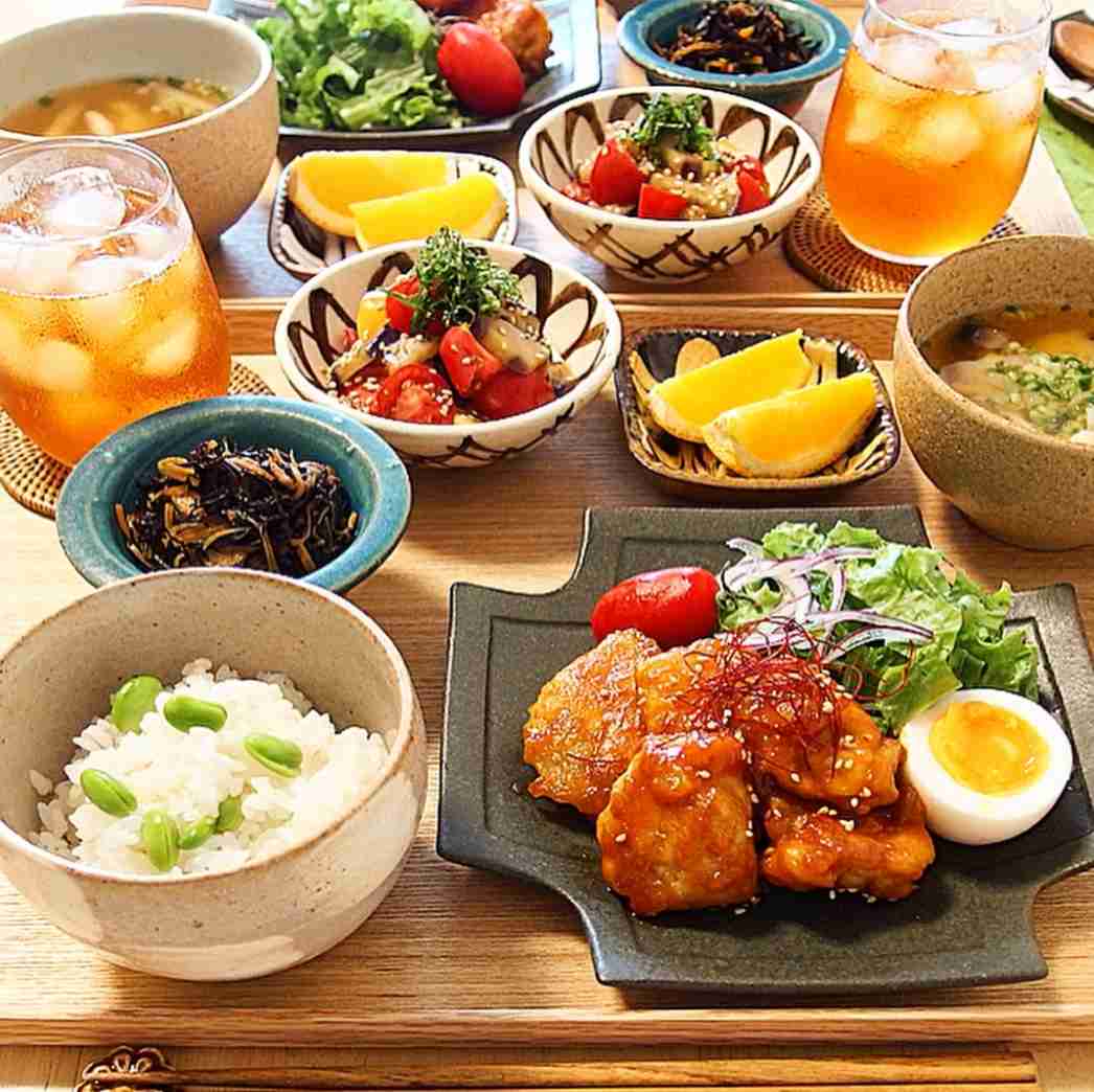 美しく、美味しそうな和食の盛り付けが見たいです。