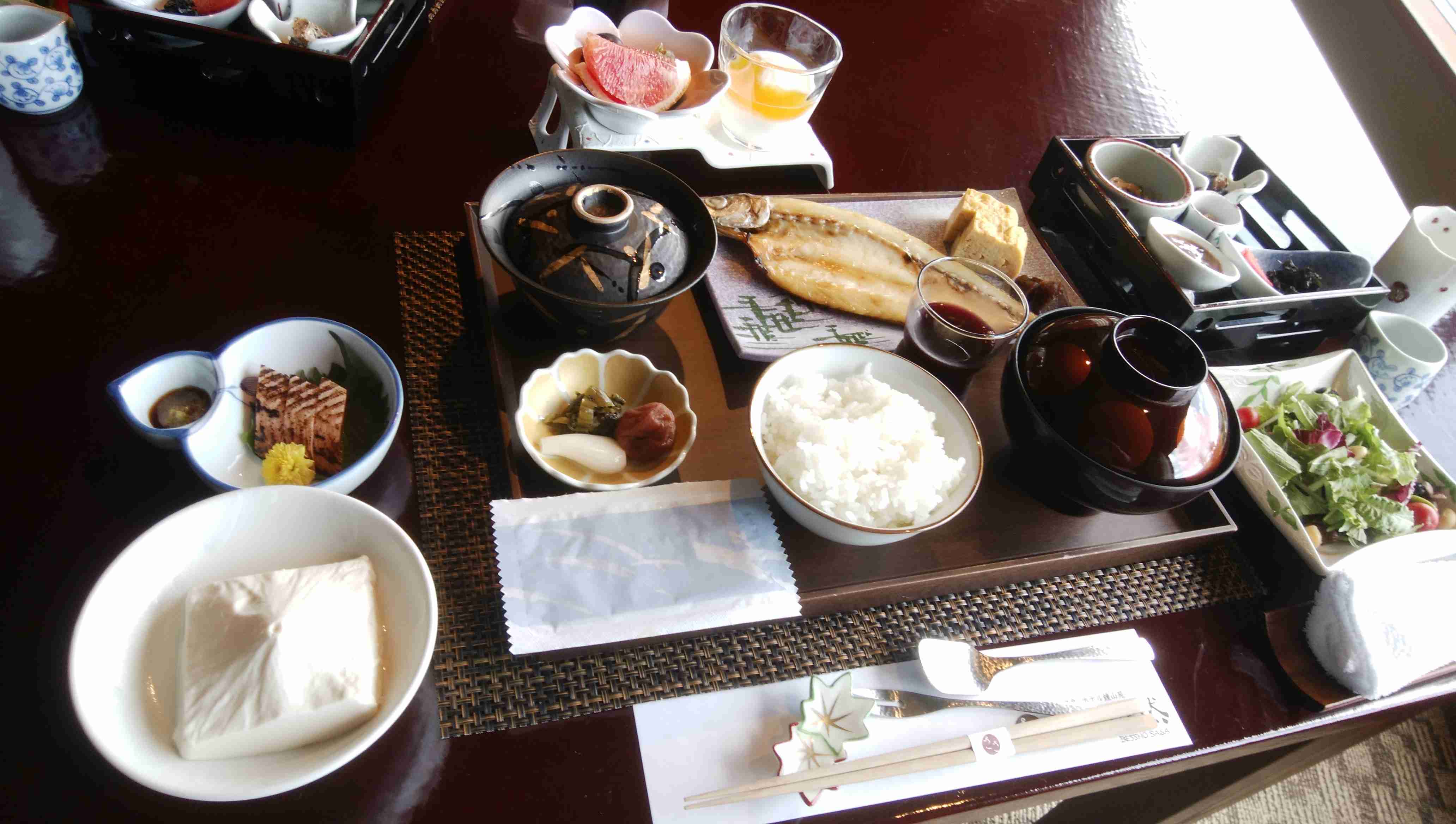 美しく、美味しそうな和食の盛り付けが見たいです。