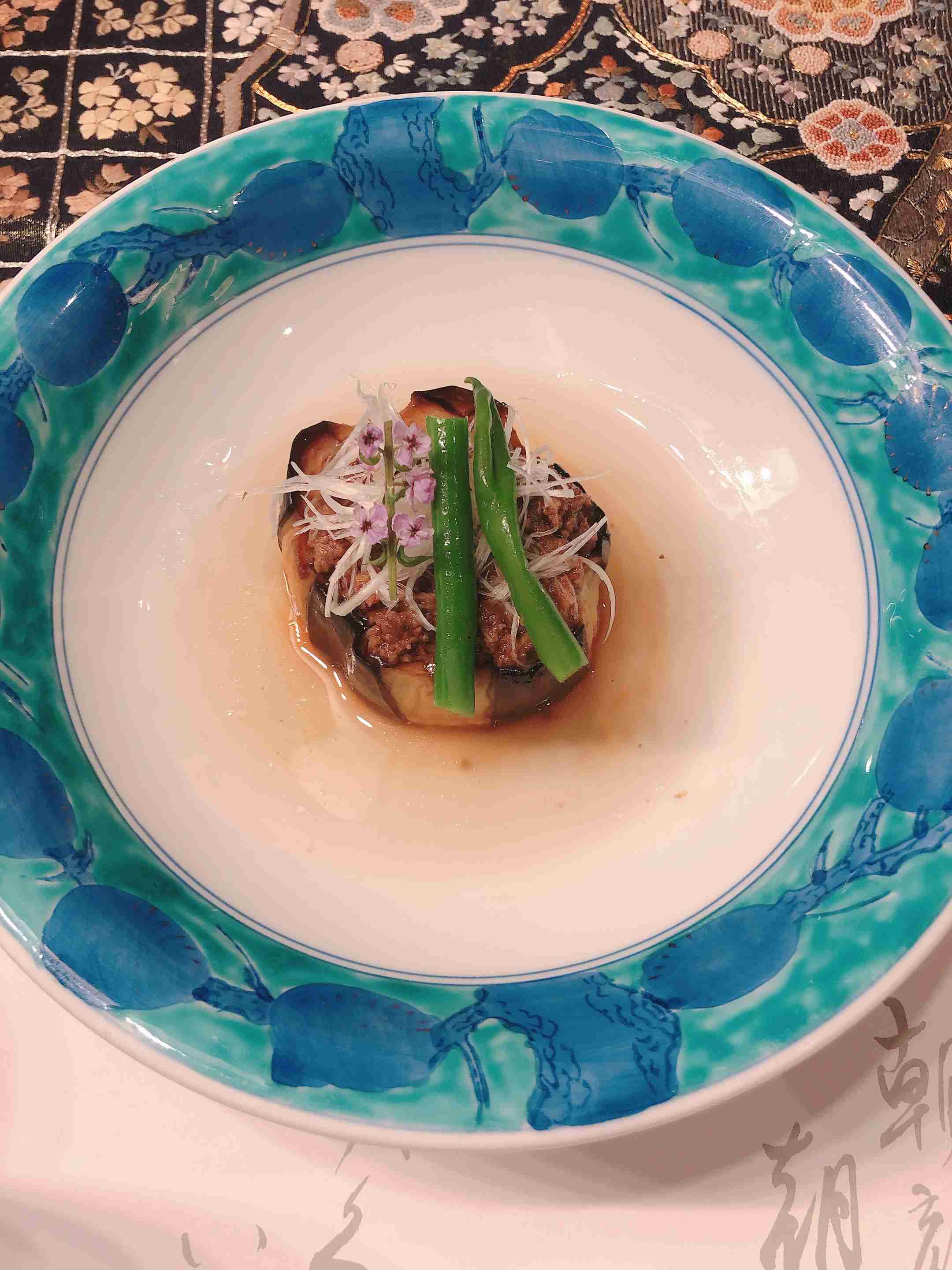 美しく、美味しそうな和食の盛り付けが見たいです。