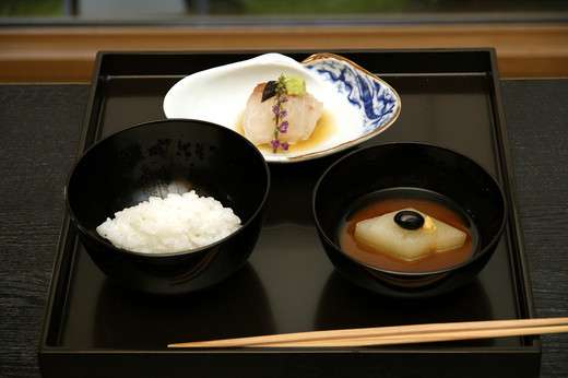 美しく、美味しそうな和食の盛り付けが見たいです。