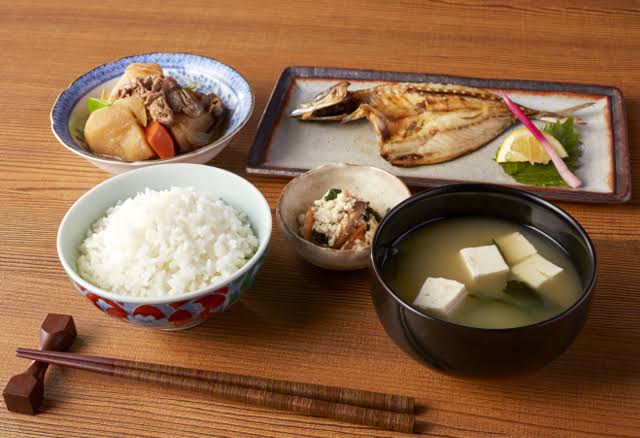 美しく、美味しそうな和食の盛り付けが見たいです。
