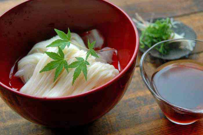 美しく、美味しそうな和食の盛り付けが見たいです。