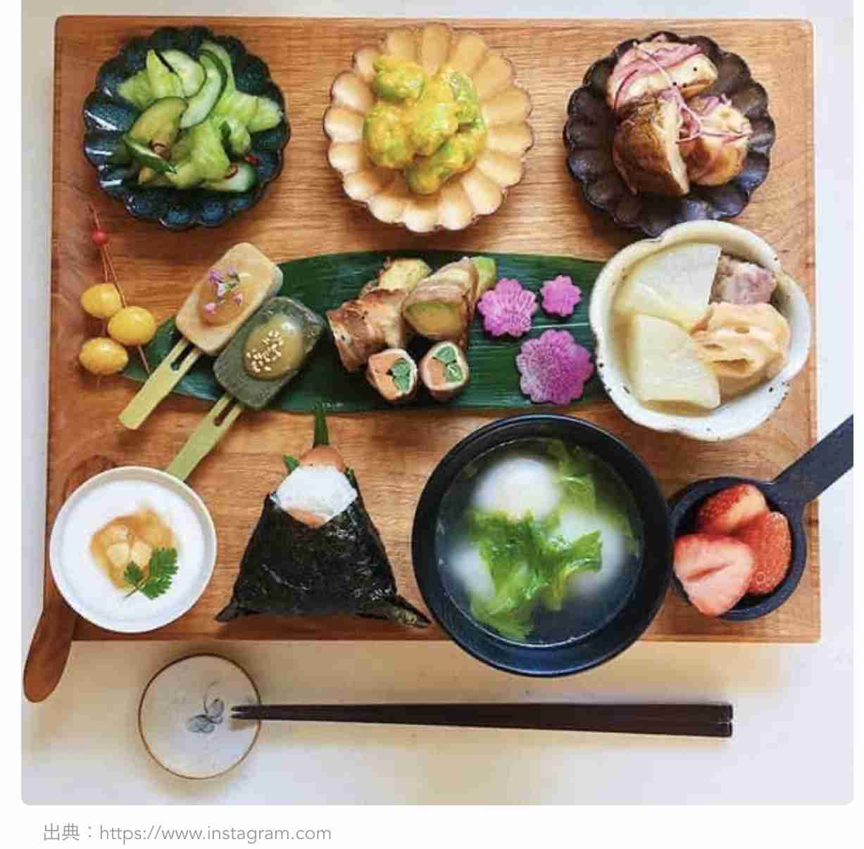 美しく、美味しそうな和食の盛り付けが見たいです。