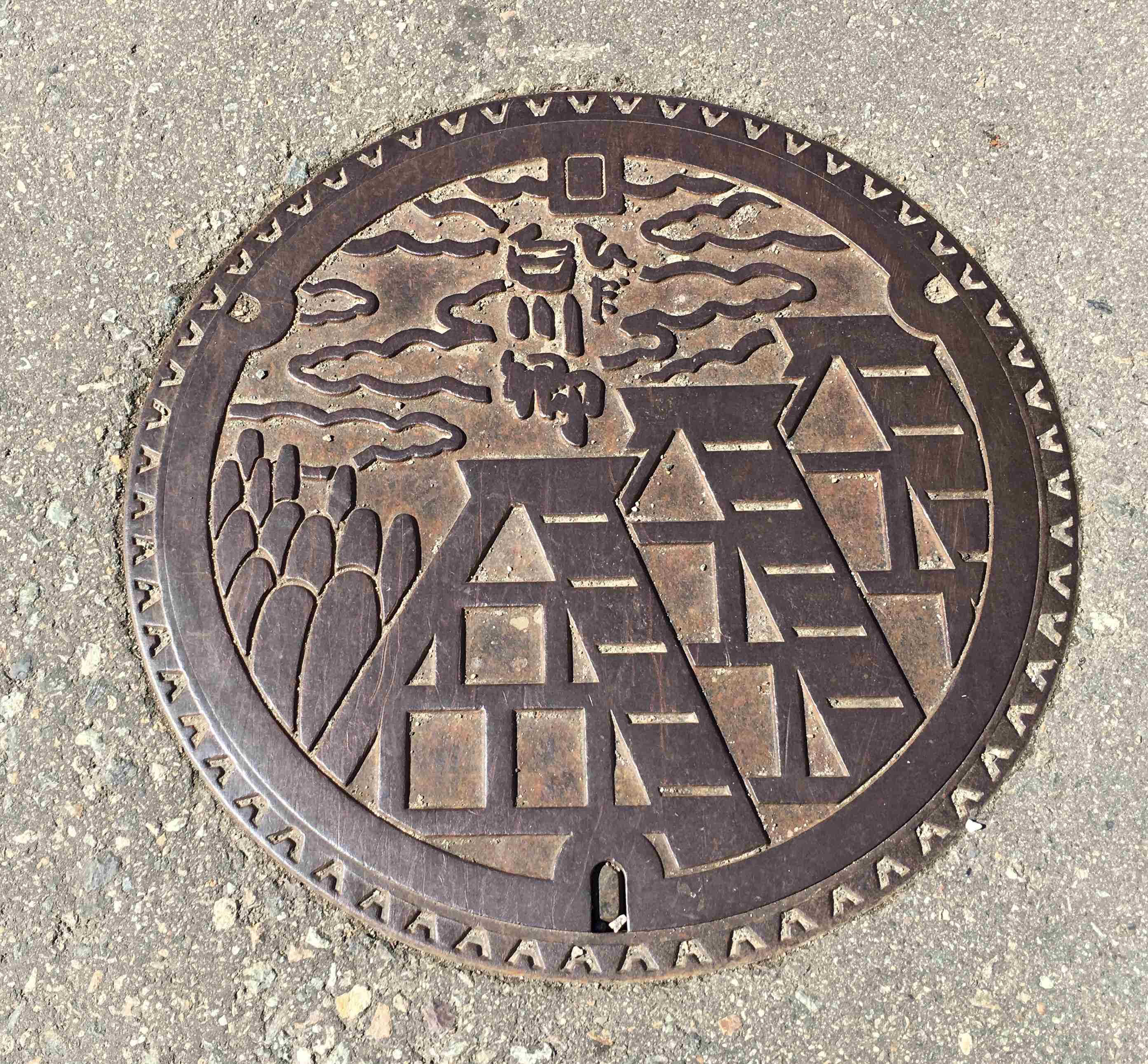 日本各地、様々なマンホールを貼るトピ♪