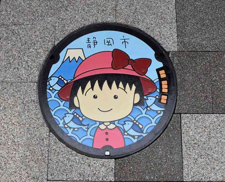 日本各地、様々なマンホールを貼るトピ♪