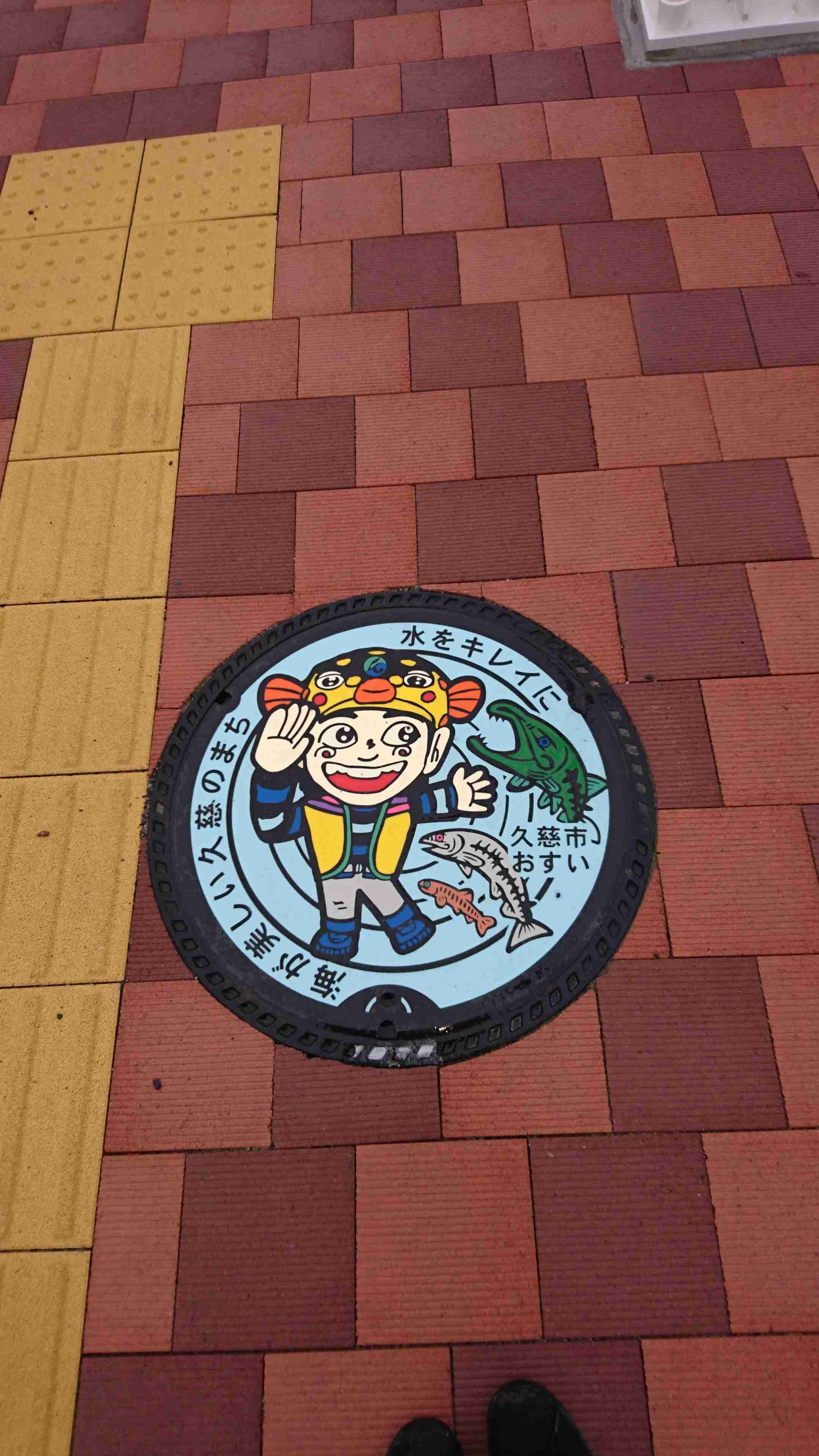 日本各地、様々なマンホールを貼るトピ♪