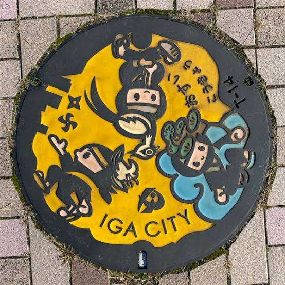 日本各地、様々なマンホールを貼るトピ♪