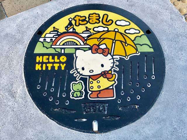 日本各地、様々なマンホールを貼るトピ♪