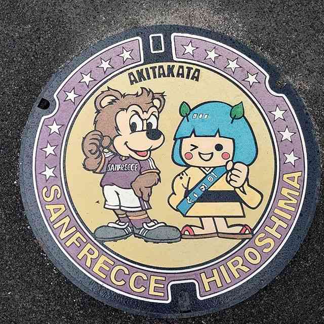 日本各地、様々なマンホールを貼るトピ♪