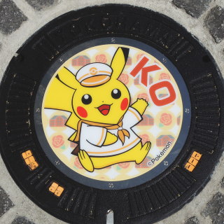 日本各地、様々なマンホールを貼るトピ♪