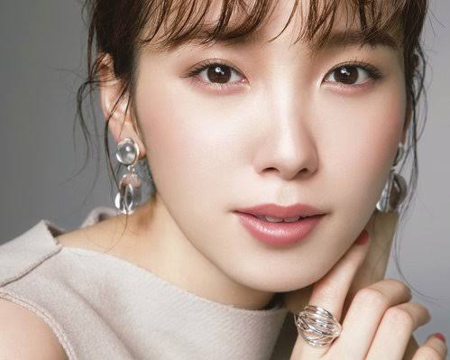 綺麗なアイメイク画像ください