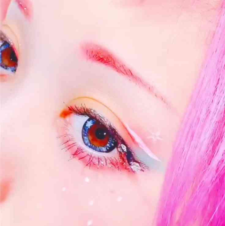 綺麗なアイメイク画像ください