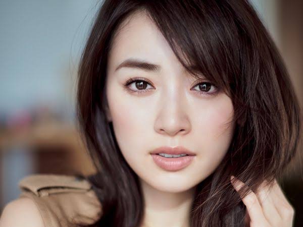 綺麗なアイメイク画像ください