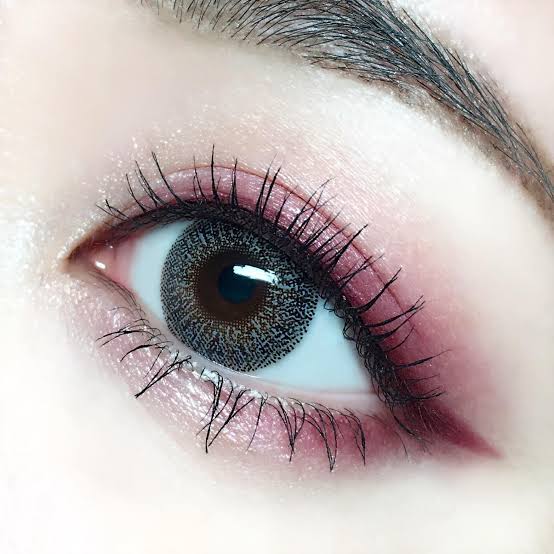 綺麗なアイメイク画像ください