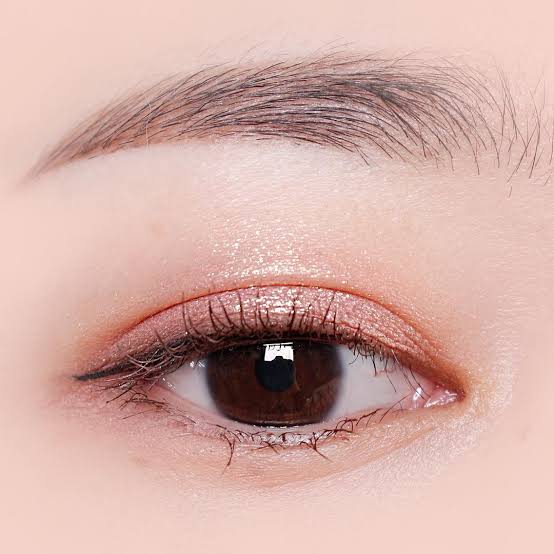 綺麗なアイメイク画像ください