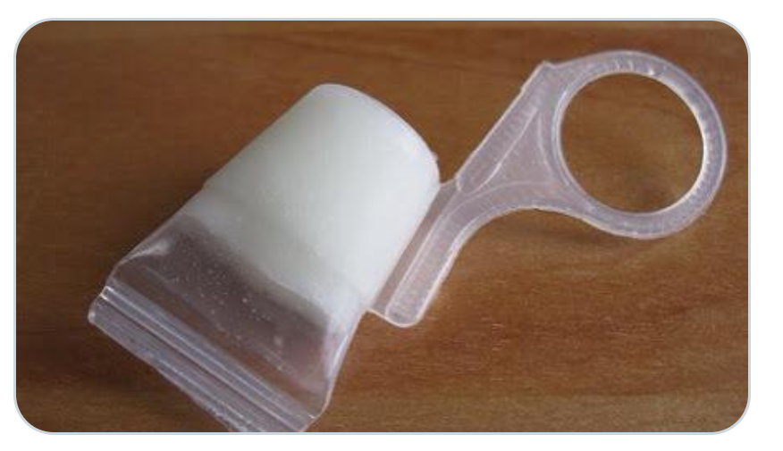 【衝撃】カップアイスのふた、舐めずに捨ててしまう人間が4割もいることが判明