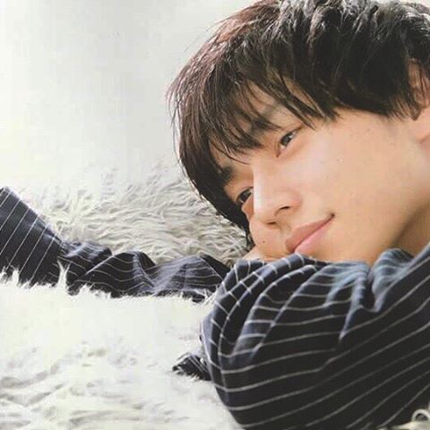 King&Prince永瀬廉「anan」ソロ初表紙で艶っぽさ全開