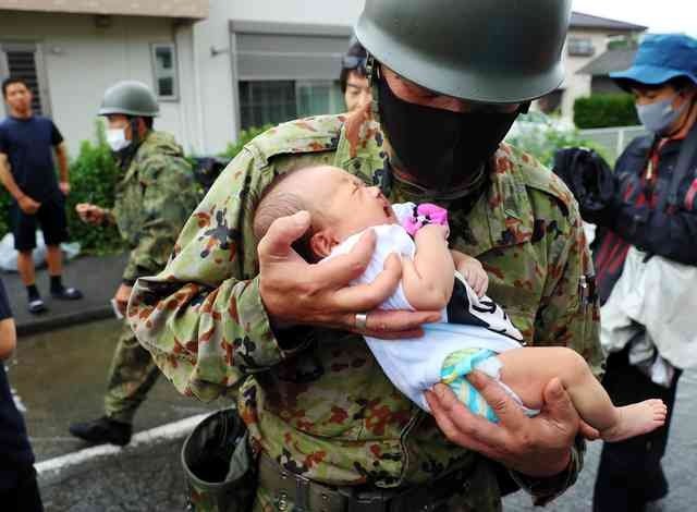 自衛隊、警察官、消防士の方にお礼をいうトピ