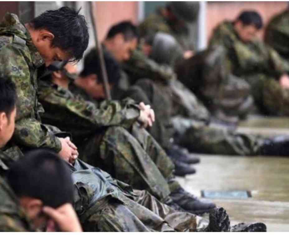 自衛隊、警察官、消防士の方にお礼をいうトピ