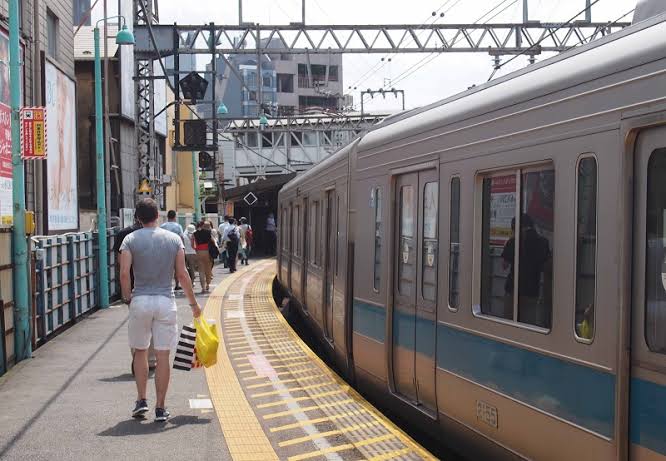 隙間33センチ、転落相次ぐ「都内で最も危険なホーム」解消へ　JR飯田橋駅