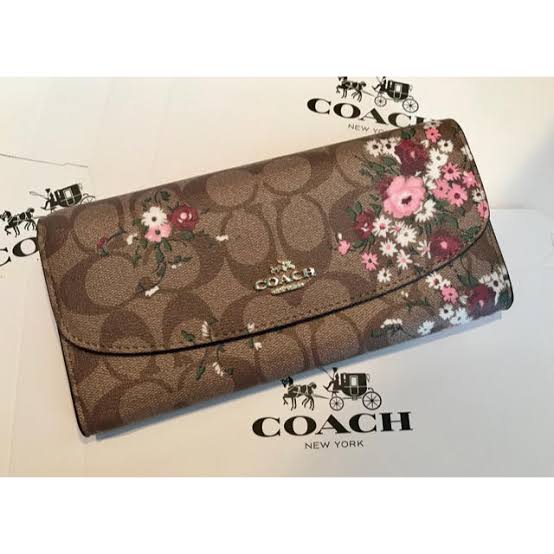 コーチ(COACH)擁する米タペストリーのCEOが1年足らずで辞任