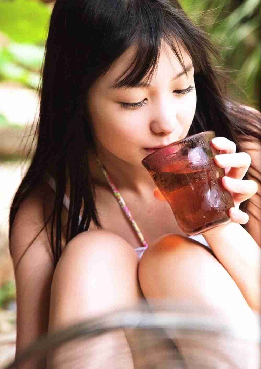 人前で飲み物を飲むのが苦手