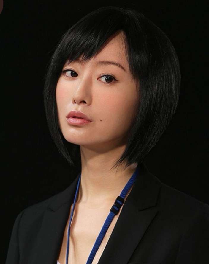 松本まりか、セーラー服×おさげSHOTにファン歓喜「眼福」「まだまだいけますね」