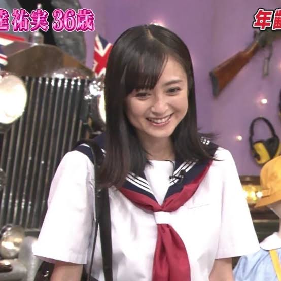 松本まりか、セーラー服×おさげSHOTにファン歓喜「眼福」「まだまだいけますね」