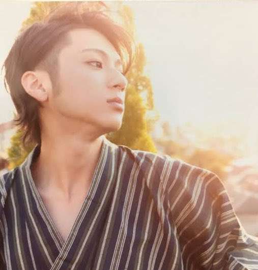 横顔が綺麗すぎる男性芸能人