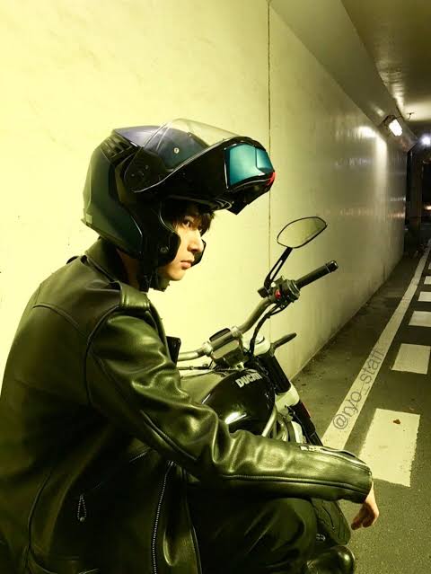 横顔が綺麗すぎる男性芸能人