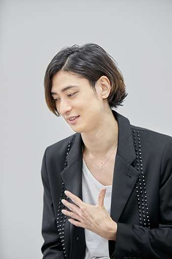 横顔が綺麗すぎる男性芸能人