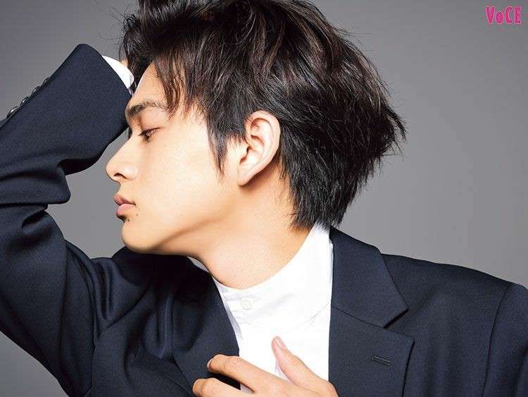 横顔が綺麗すぎる男性芸能人