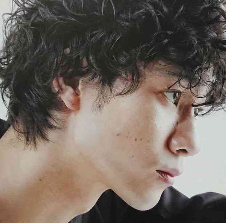 横顔が綺麗すぎる男性芸能人