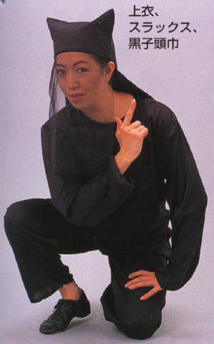 職場に黒い服はダメですか？