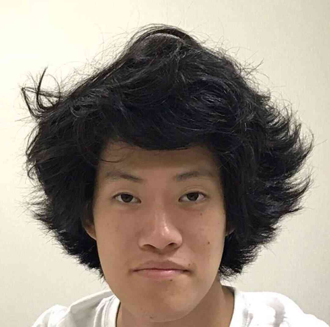 広がる髪の毛に悩んでます