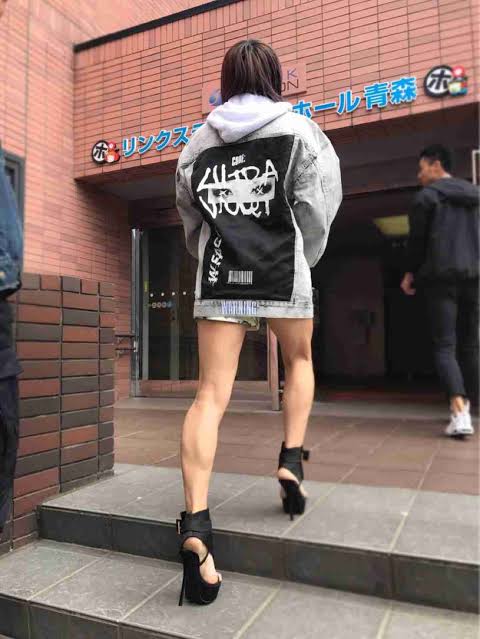 ミニスカートは何歳までですか？