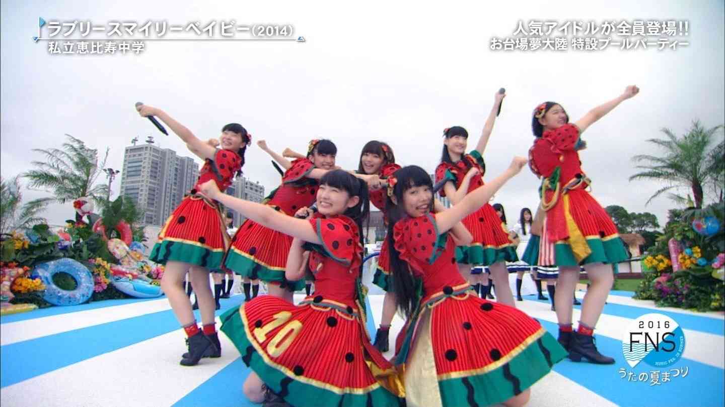 女性アイドルの夏衣装がみたい！