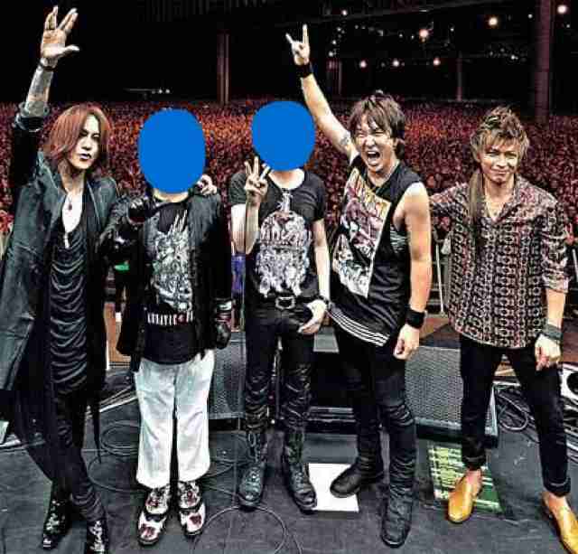有名グループアーティスト、ボーカルともう一人隠したら分からない説