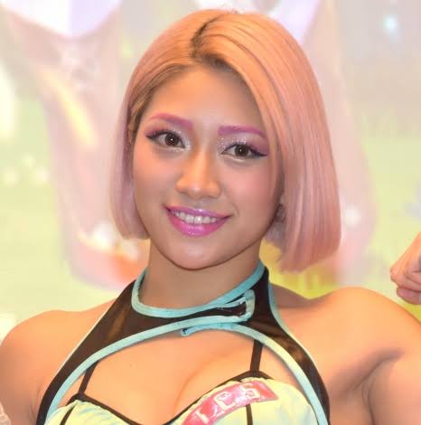 誕生日の蒼井優、夫・山里亮太ライブに駆け付けたラブラブ姿