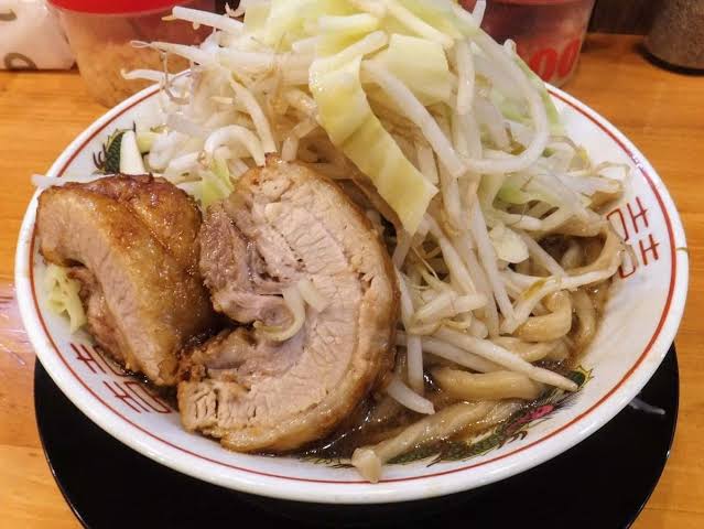 丸源ラーメン好きな人！