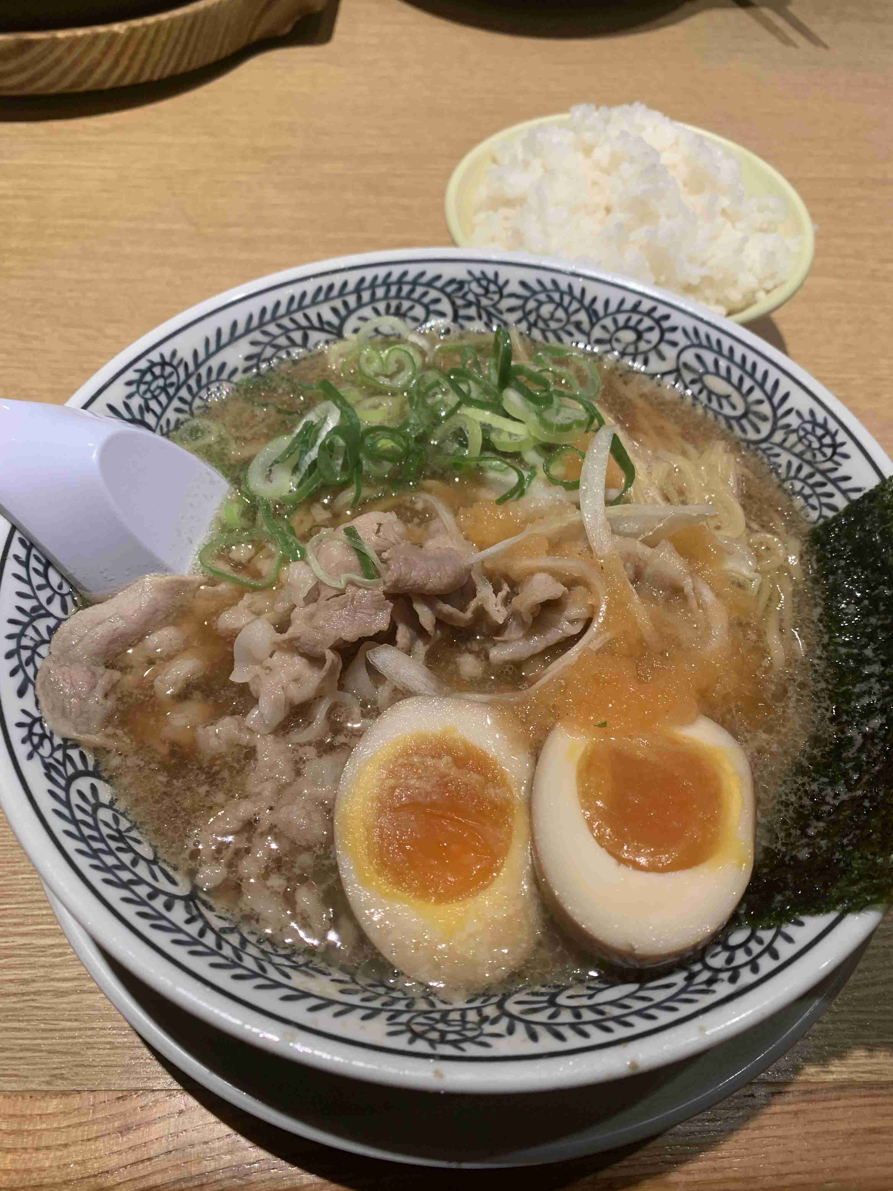 丸源ラーメン好きな人！